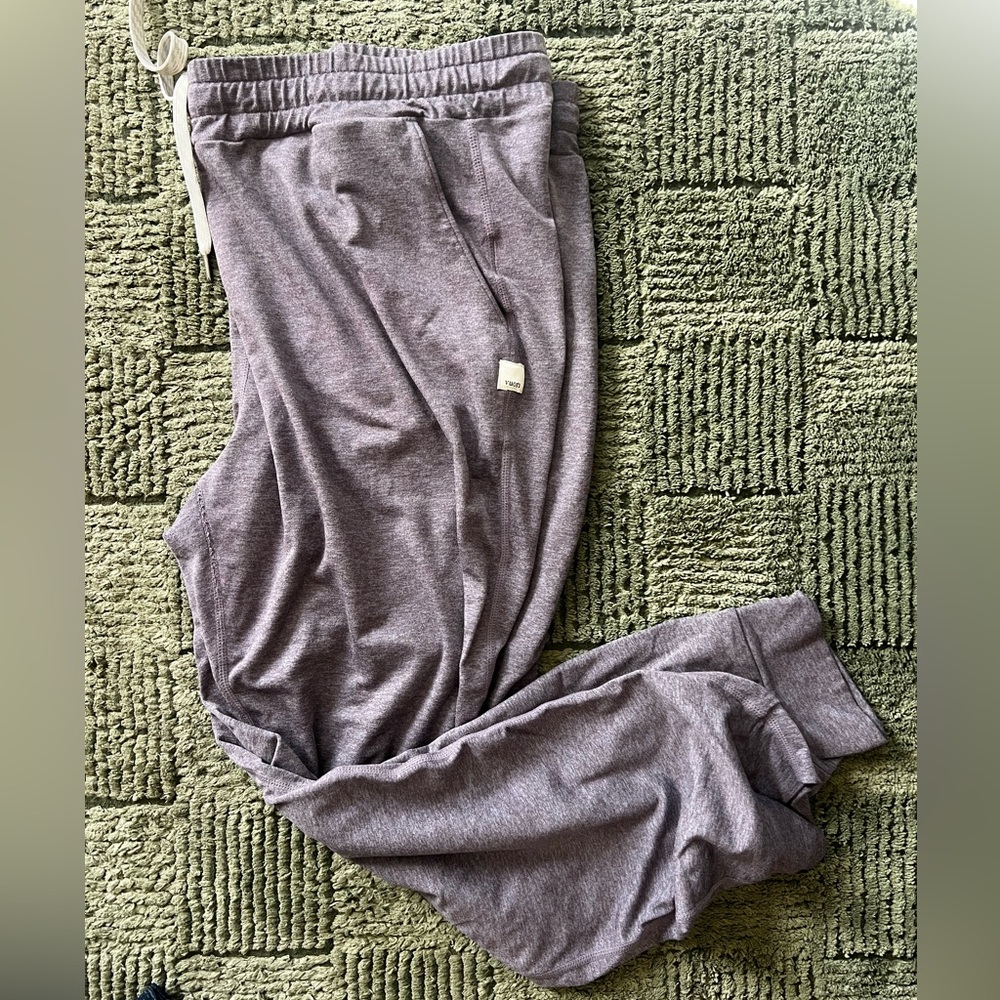 Vuori performance joggers